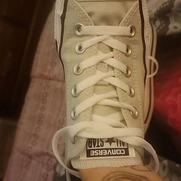 NWOT Ladies Converse. - Picture 2 of 2